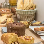 L'oasis فندق Fréjus