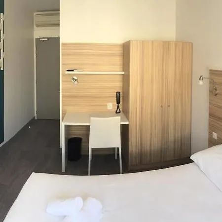 Hotel L'oasis Fréjus